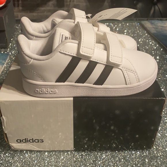 SNEAKERS - Picture 4 of 5